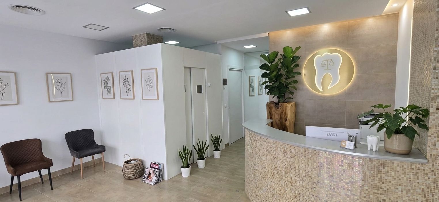 Vista general de la recepción y la sala de espera