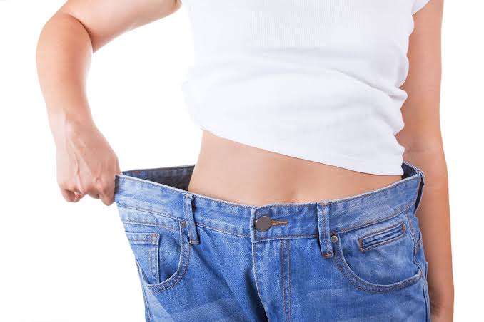 Pantalón holgado tras una pérdida de peso